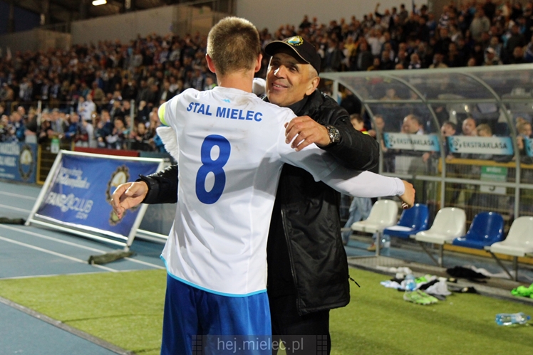 Piłkarze i kibice FKS Stali Mielec świętują awans do I ligi
