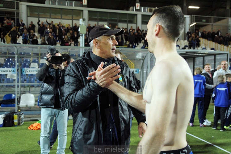 Piłkarze i kibice FKS Stali Mielec świętują awans do I ligi
