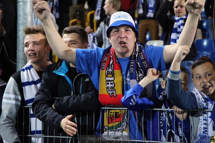 Piłkarze i kibice FKS Stali Mielec świętują awans do I ligi