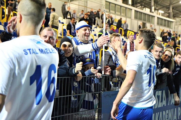 Piłkarze i kibice FKS Stali Mielec świętują awans do I ligi