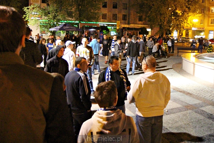 Piłkarze i kibice FKS Stali Mielec świętują awans do I ligi