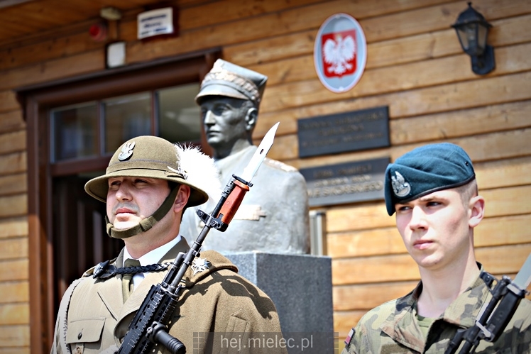 Uroczystości 135. rocznicy urodzin Generała Sikorskiego w Tuszowie Narodowym