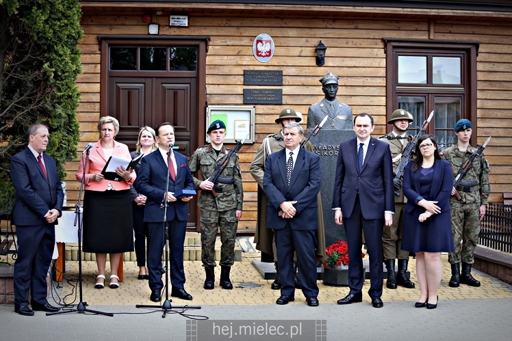 Uroczystości 135. rocznicy urodzin Generała Sikorskiego w Tuszowie Narodowym