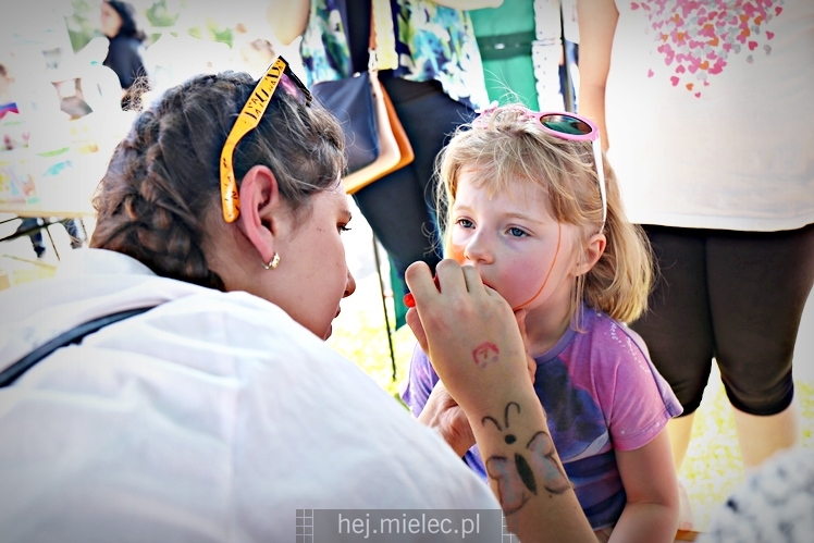 Majówka rodzinna na terenach Szkoły Podstawowej nr 11 w Mielcu