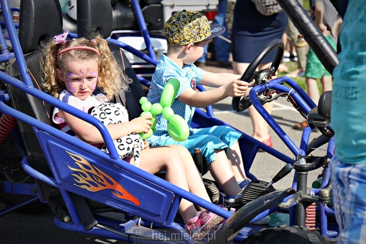 Majówka rodzinna na terenach Szkoły Podstawowej nr 11 w Mielcu