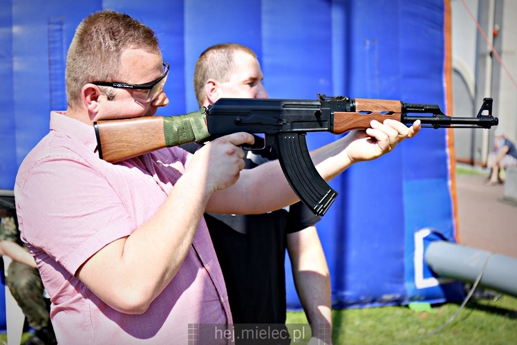 Majówka rodzinna na terenach Szkoły Podstawowej nr 11 w Mielcu