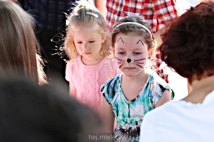 Majówka rodzinna na terenach Szkoły Podstawowej nr 11 w Mielcu