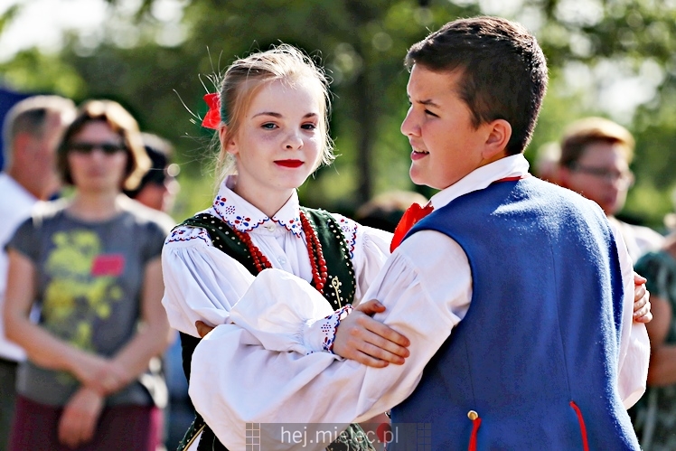 Majówka rodzinna na terenach Szkoły Podstawowej nr 11 w Mielcu