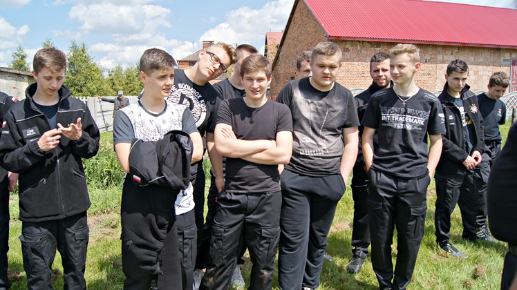 Ćwiczenia bojowe w klasie strażackiej w Zespole Szkół Budowlanych w Mielcu