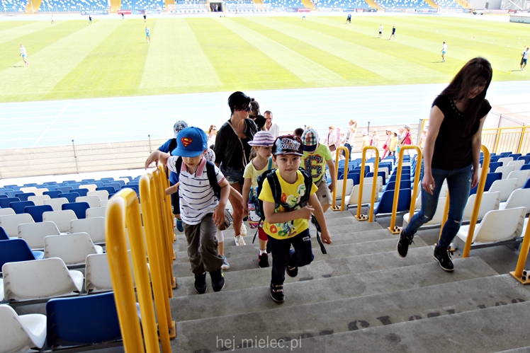 Trening pokazowy FKS Stali Mielec dla uczniów