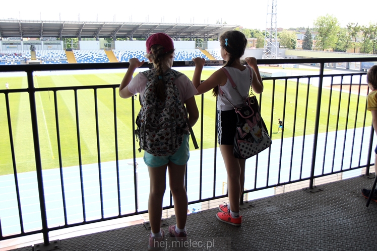 Trening pokazowy FKS Stali Mielec dla uczniów