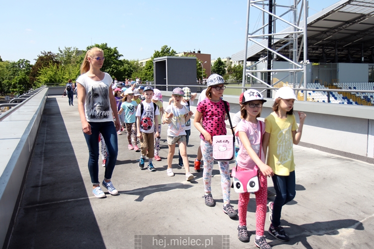Trening pokazowy FKS Stali Mielec dla uczniów