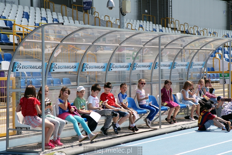 Trening pokazowy FKS Stali Mielec dla uczniów