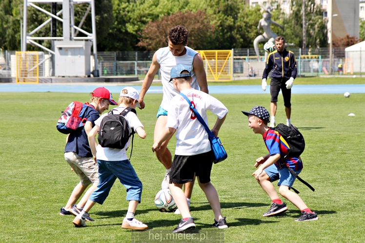 Trening pokazowy FKS Stali Mielec dla uczniów