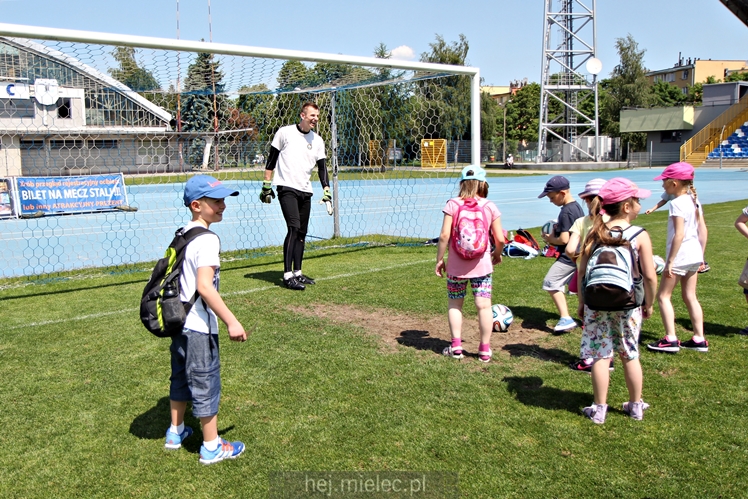 Trening pokazowy FKS Stali Mielec dla uczniów