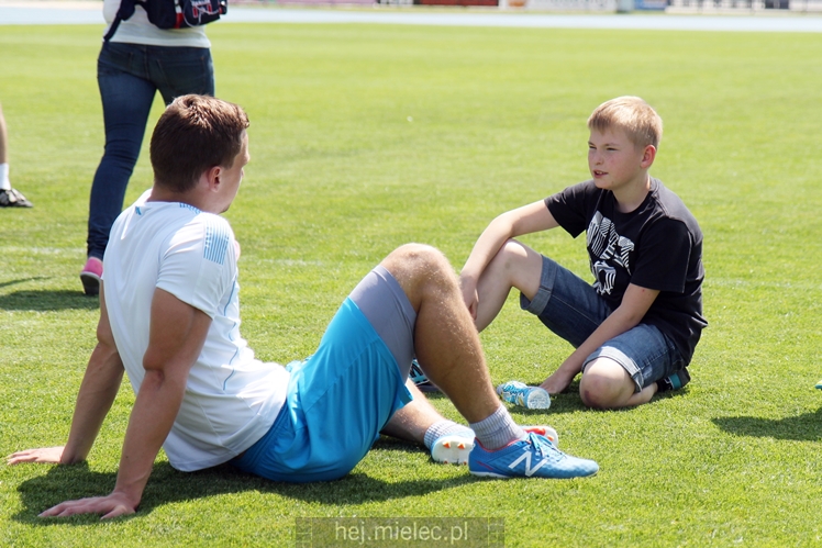 Trening pokazowy FKS Stali Mielec dla uczniów