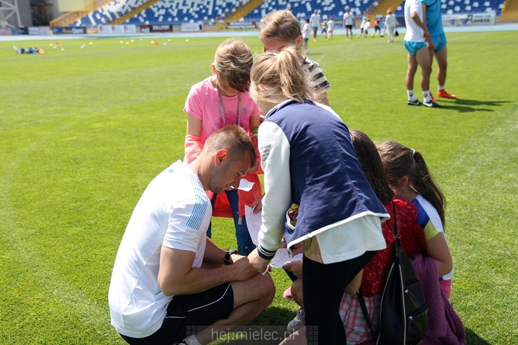 Trening pokazowy FKS Stali Mielec dla uczniów