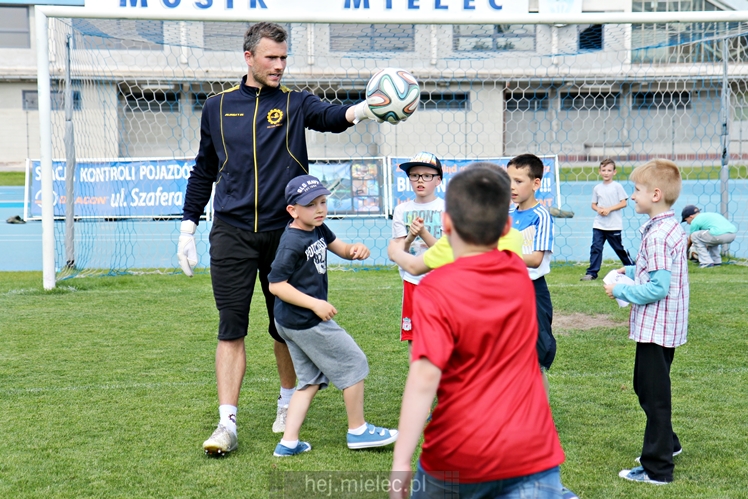 Trening pokazowy FKS Stali Mielec dla uczniów