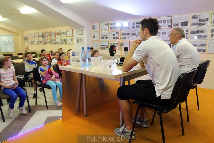 Trening pokazowy FKS Stali Mielec dla uczniów