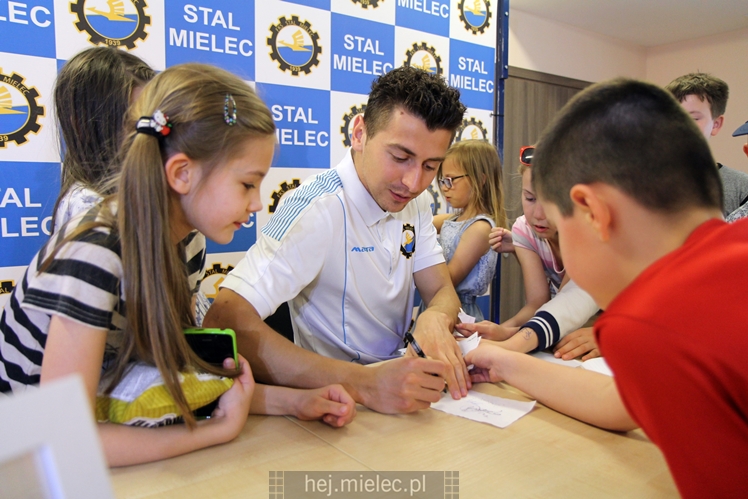 Trening pokazowy FKS Stali Mielec dla uczniów