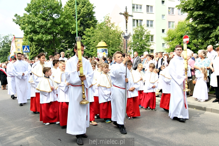 Boże Ciało: procesja parafii Matki Bożej Nieustającej Pomocy