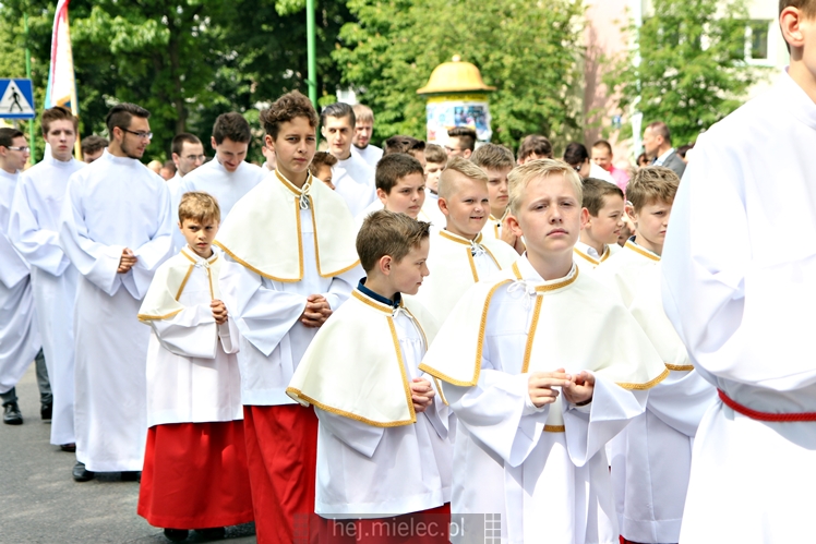 Boże Ciało: procesja parafii Matki Bożej Nieustającej Pomocy