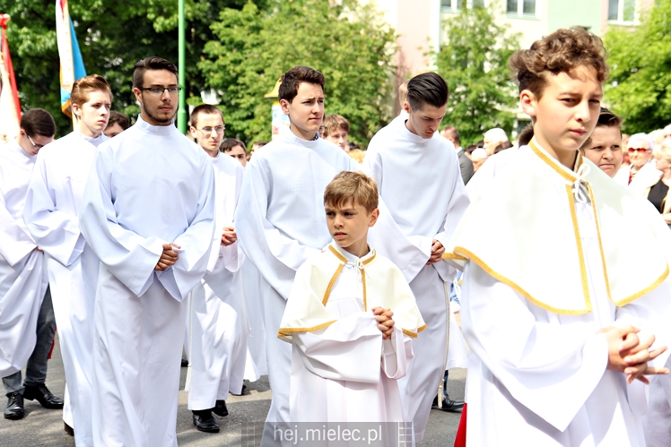 Boże Ciało: procesja parafii Matki Bożej Nieustającej Pomocy