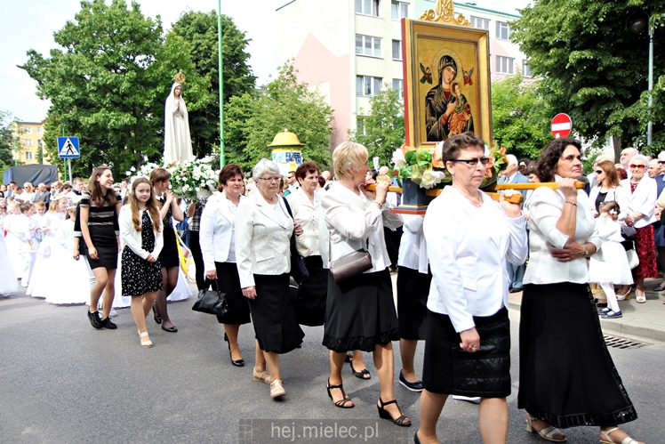 Boże Ciało: procesja parafii Matki Bożej Nieustającej Pomocy