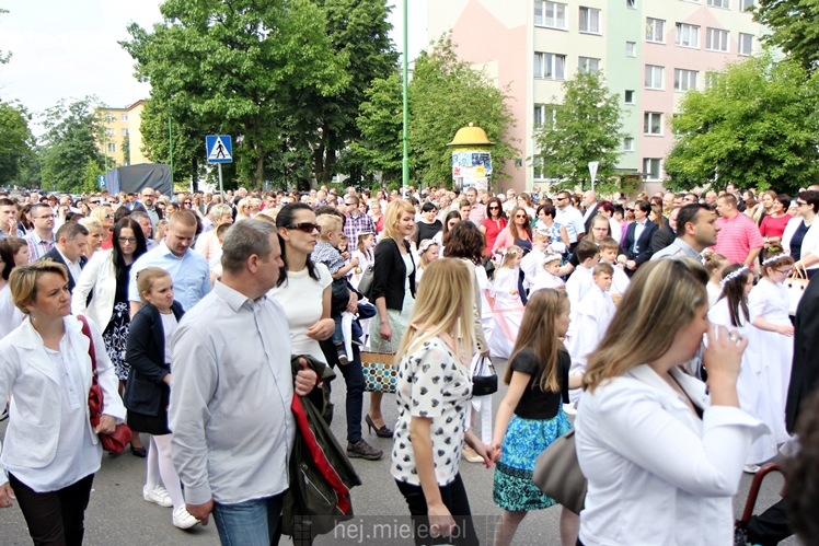 Boże Ciało: procesja parafii Matki Bożej Nieustającej Pomocy