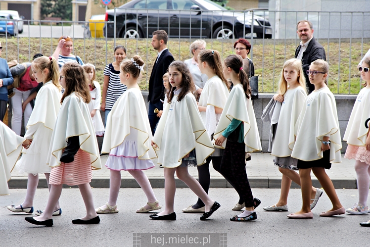 Boże Ciało: procesja parafii Matki Bożej Nieustającej Pomocy