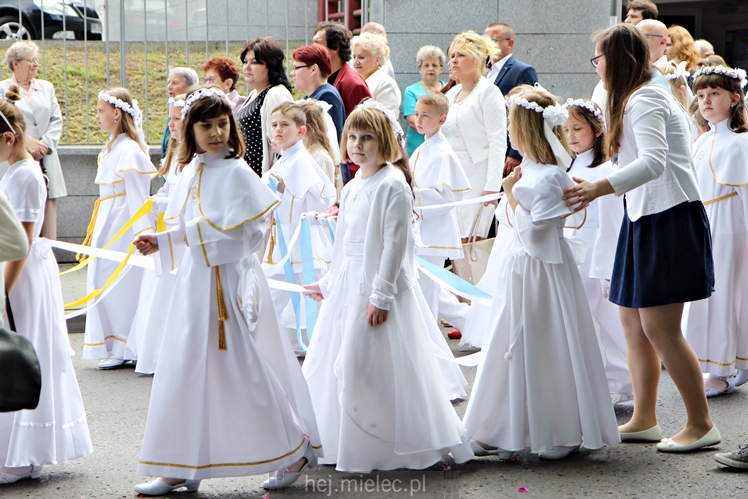 Boże Ciało: procesja parafii Matki Bożej Nieustającej Pomocy