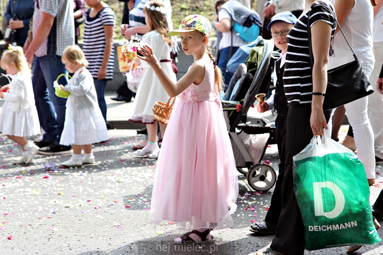 Boże Ciało: procesja parafii Matki Bożej Nieustającej Pomocy