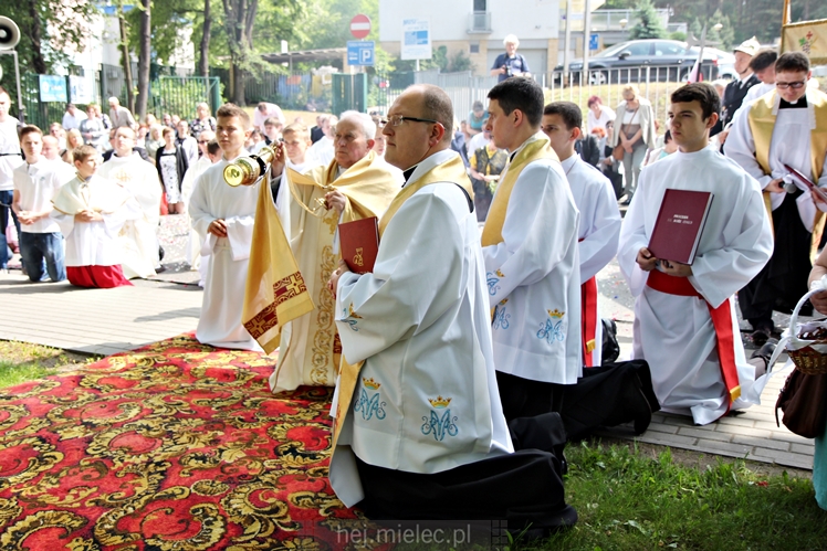Boże Ciało: procesja parafii Matki Bożej Nieustającej Pomocy