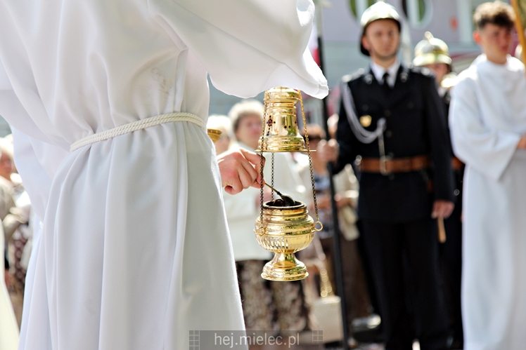 Boże Ciało: procesja parafii Matki Bożej Nieustającej Pomocy