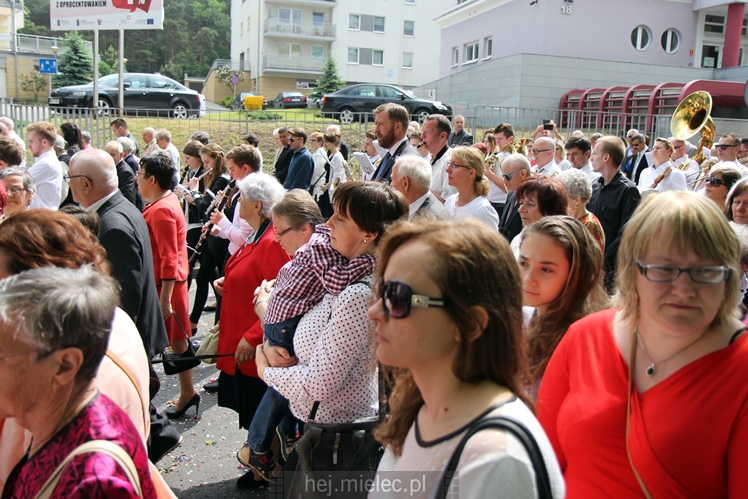 Boże Ciało: procesja parafii Matki Bożej Nieustającej Pomocy