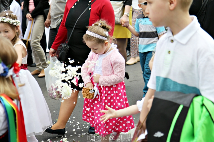 Boże Ciało: procesja parafii Matki Bożej Nieustającej Pomocy