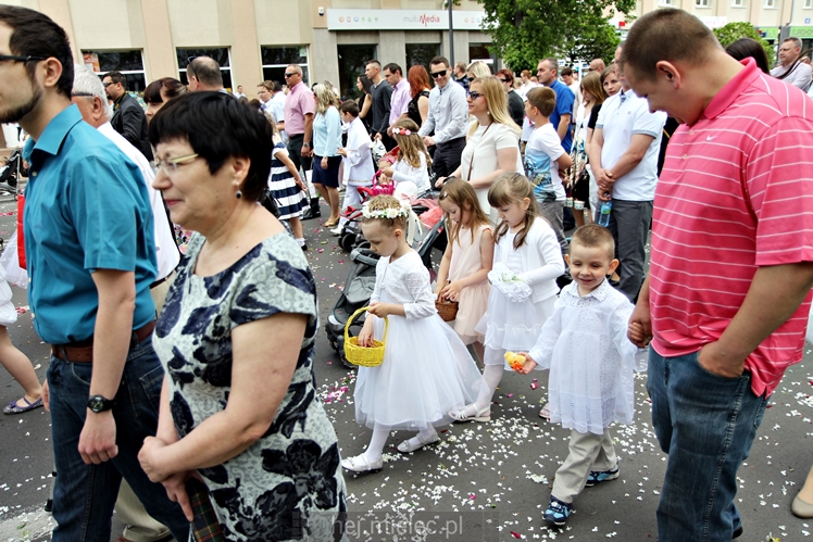 Boże Ciało: procesja parafii Matki Bożej Nieustającej Pomocy
