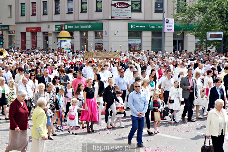 Boże Ciało: procesja parafii Matki Bożej Nieustającej Pomocy