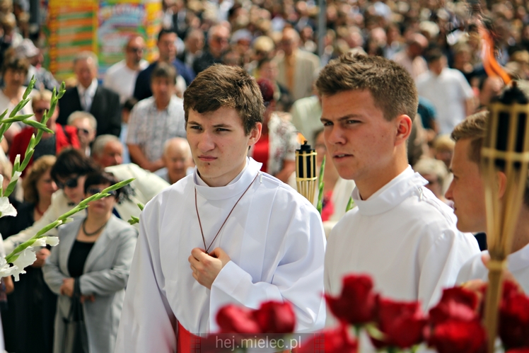 Boże Ciało: procesja parafii Matki Bożej Nieustającej Pomocy