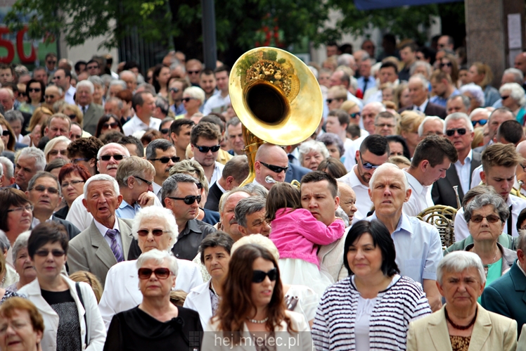 Boże Ciało: procesja parafii Matki Bożej Nieustającej Pomocy