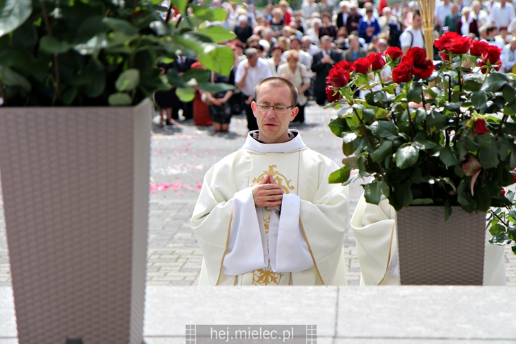 Boże Ciało: procesja parafii Matki Bożej Nieustającej Pomocy