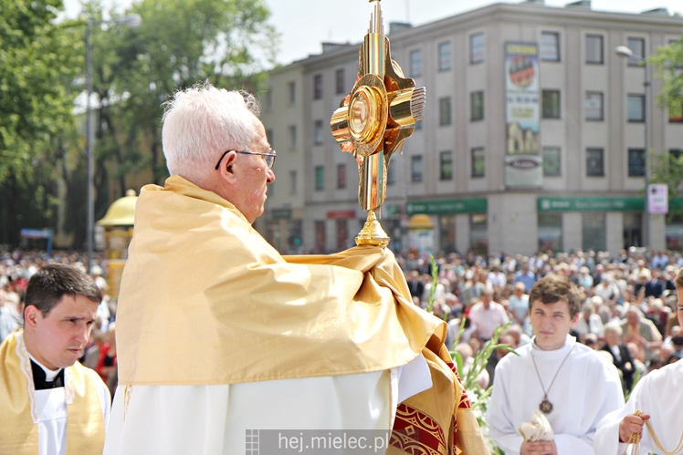 Boże Ciało: procesja parafii Matki Bożej Nieustającej Pomocy