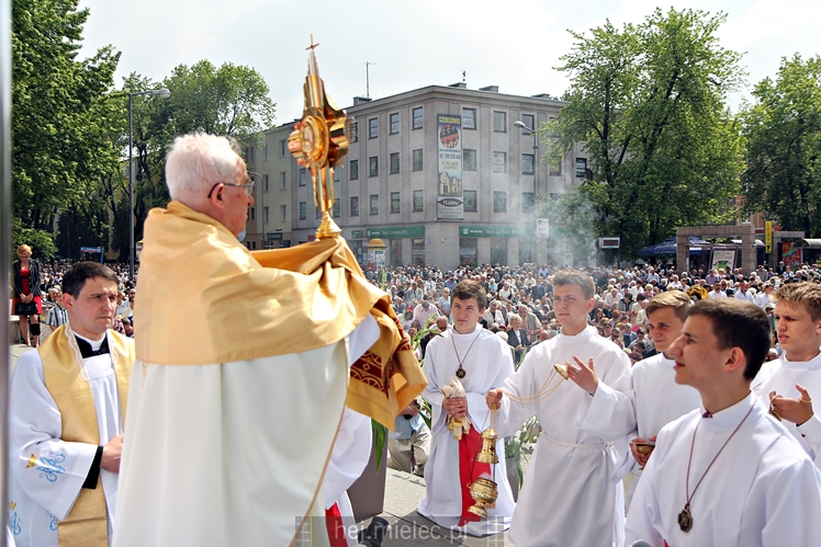 Boże Ciało: procesja parafii Matki Bożej Nieustającej Pomocy