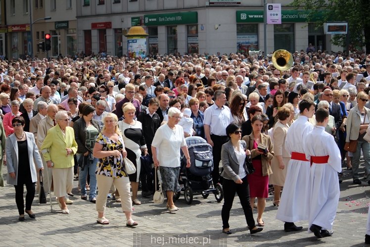 Boże Ciało: procesja parafii Matki Bożej Nieustającej Pomocy