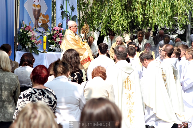 Boże Ciało: procesja parafii Matki Bożej Nieustającej Pomocy