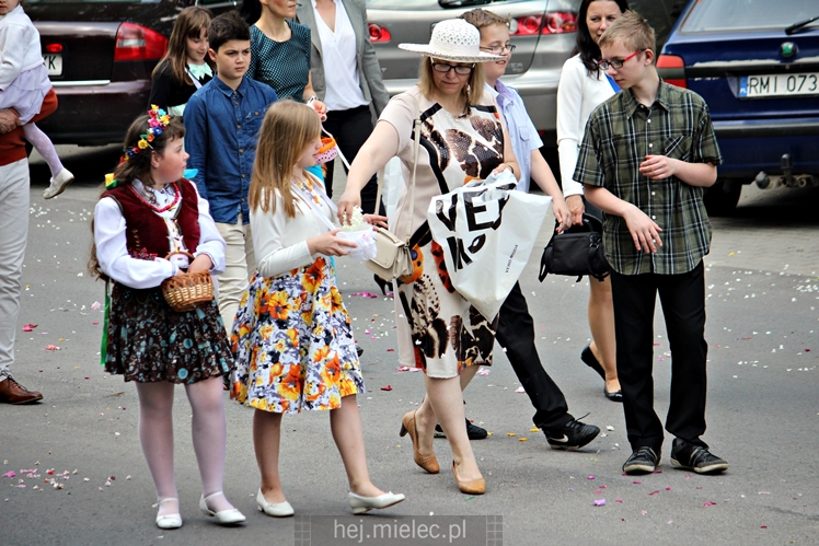Boże Ciało: procesja parafii Matki Bożej Nieustającej Pomocy