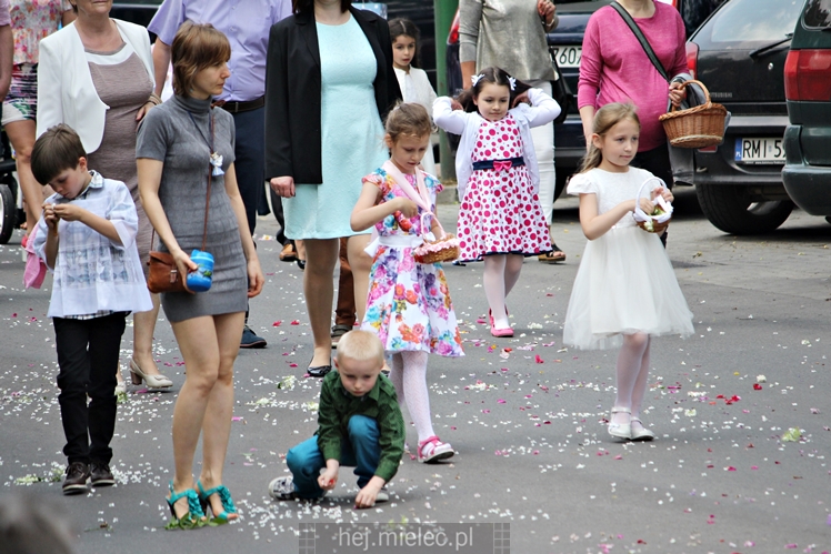 Boże Ciało: procesja parafii Matki Bożej Nieustającej Pomocy