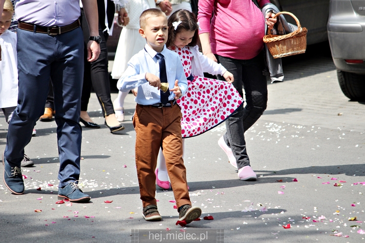 Boże Ciało: procesja parafii Matki Bożej Nieustającej Pomocy