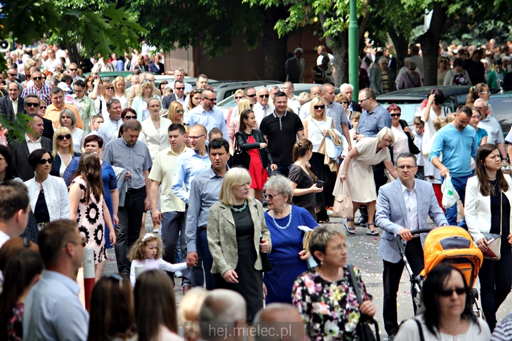 Boże Ciało: procesja parafii Matki Bożej Nieustającej Pomocy