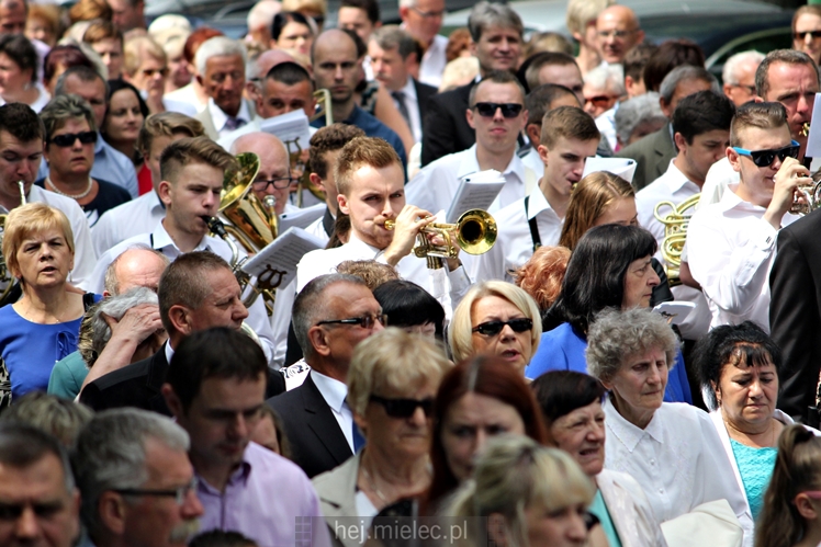 Boże Ciało: procesja parafii Matki Bożej Nieustającej Pomocy